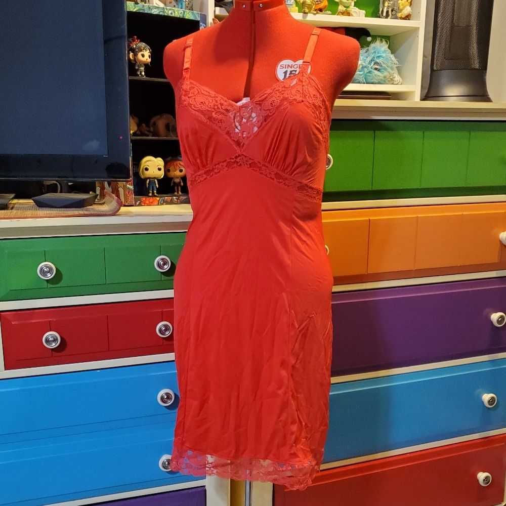 Vintage 1960s Gaymode nylon lace trimmed red slip size 32 average